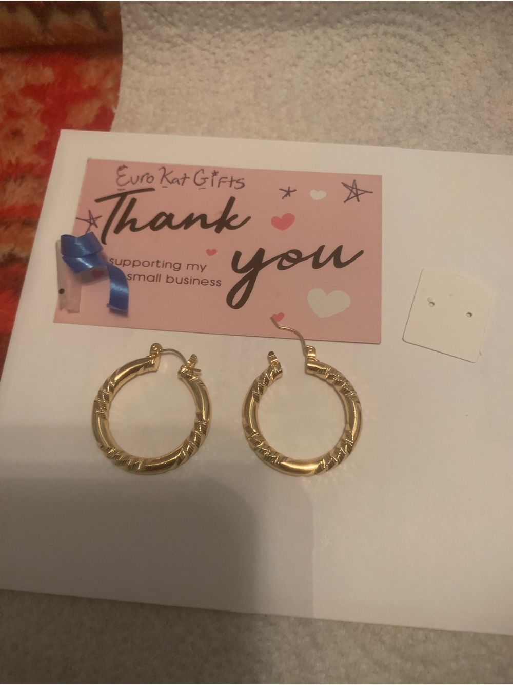 Beautiful NEW Gold 18k Plated Textured Smooth Hoop Earrings 1” inch SMALL  - NWT